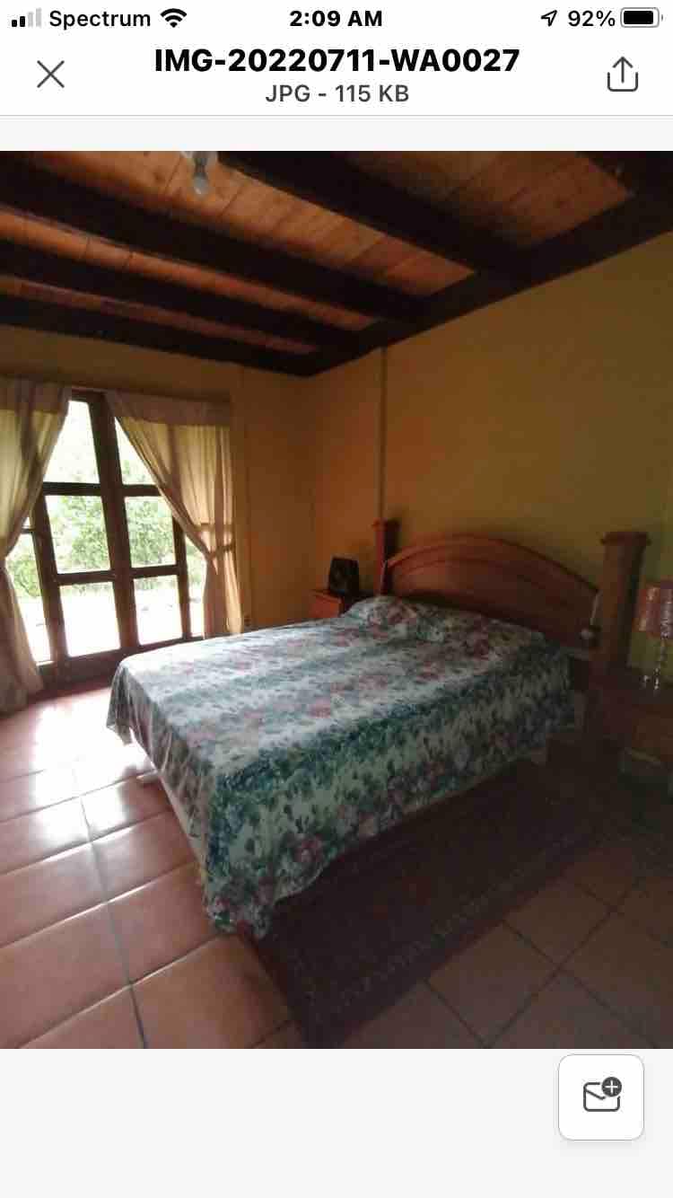 Спалня с двойно легло queen size в Коста Рика,  самостоятелна баня.