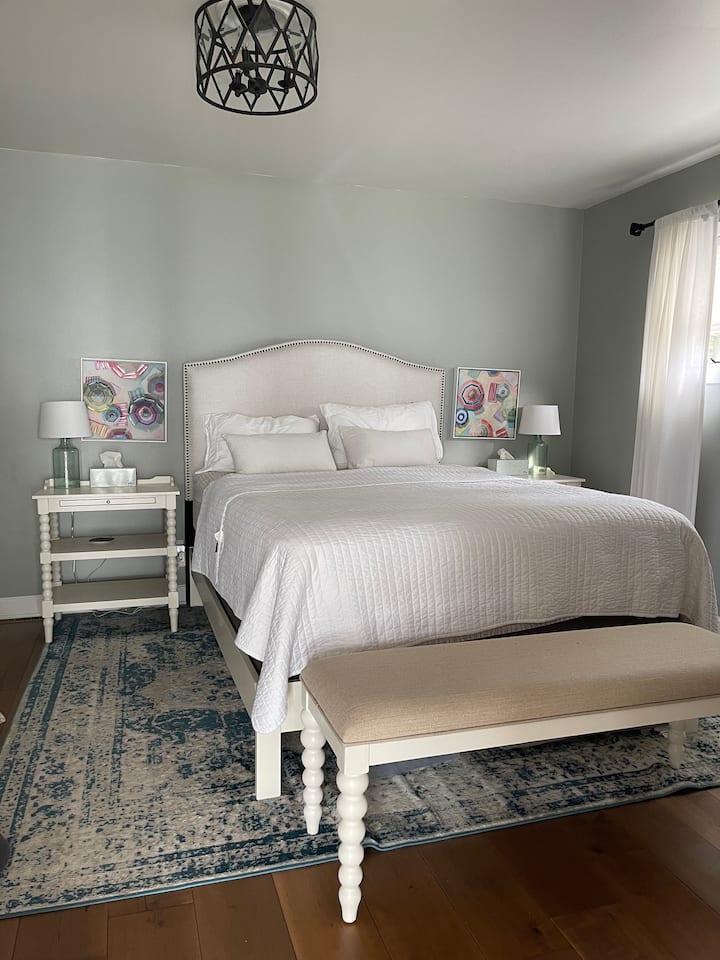 Spavaća soba na prvom katu - bračni krevet (čvrsti)