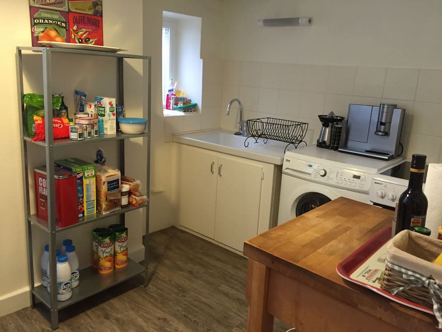 The furnished kitchen