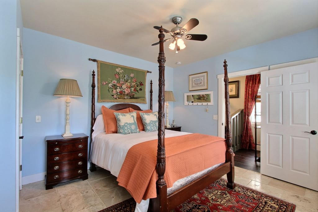 Queen Bedroom