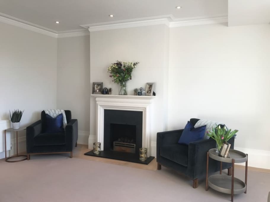 Lounge 2 - A Totally Newly Decorated Flat