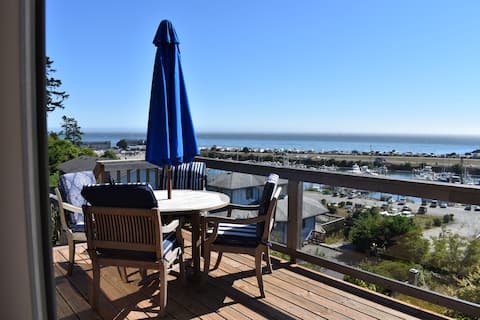 The Blue Heron a Spacious Coastal Getaway