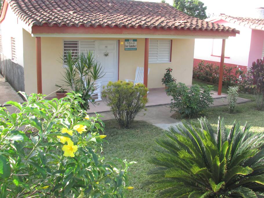 frente de la vivienda