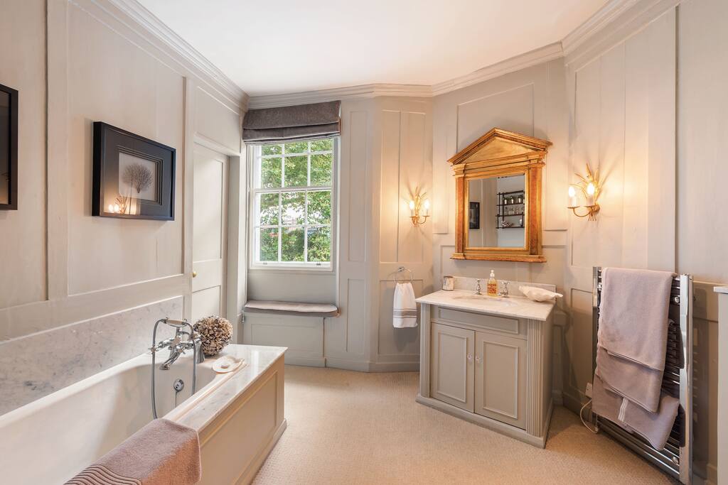 En Suite Bathroom