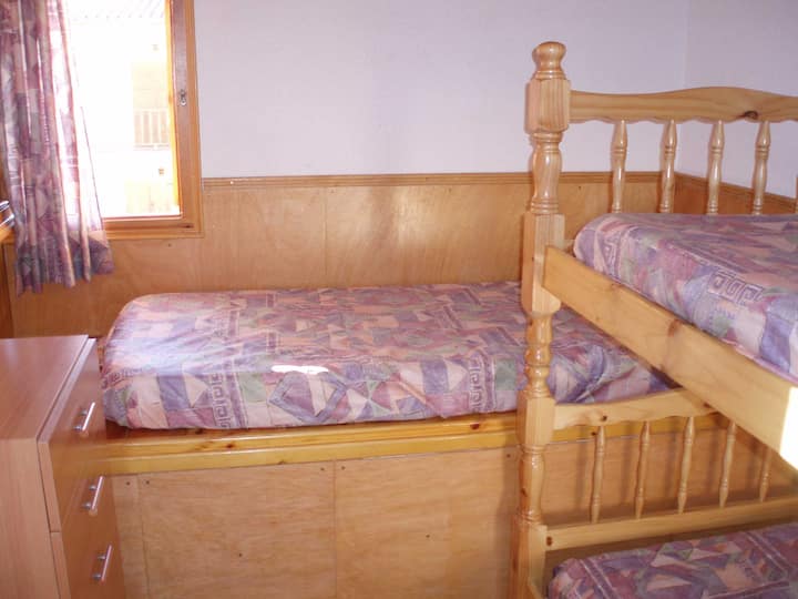 Soba s krevetima na kat