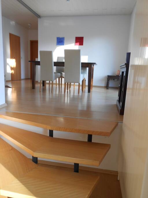 Blick vom Wohnzimmer in die Küche