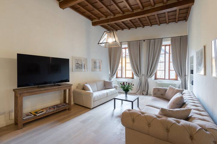 Pure luxury in oltrarno florence gallery image 5