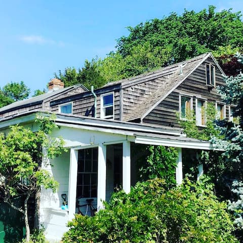 Relaxing Amagansett Getaway- Walk to Beach & Town