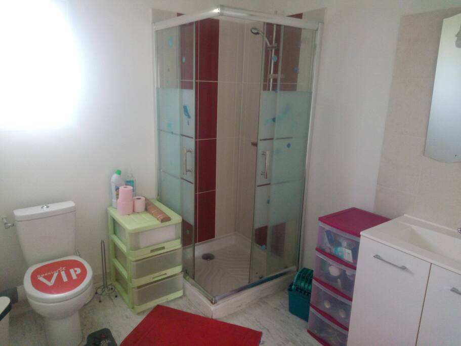 Salle de bain privative.