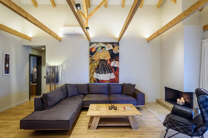 Villa Mirka. Spacious villa with private pool. gallery image 2