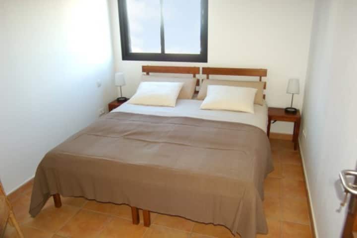 ห้องนอน 2 (Bedroom 2)