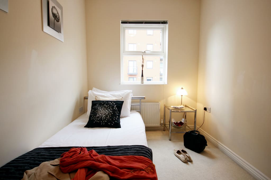 Please note that we have multiple apartments in this development which may differ in decoration and shape.
We do however provide same level of quality and functionality across apartments.
On request we will endeavor to provide additional information about the specific apartment you will stay in