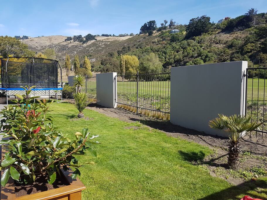 Garden access to park and hill walking tracks