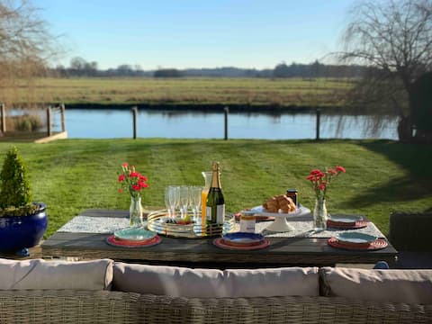 Top Airbnb: Riverview - Ringwood near New Forest & beach in St. Leonards And St. Ives