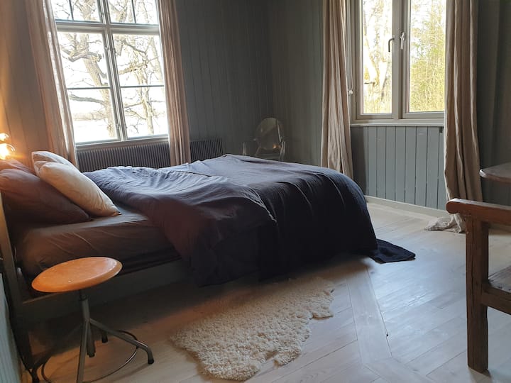 1 ห้องนอนพร้อมวิวทะเลสาบขนาดควีนไซส์