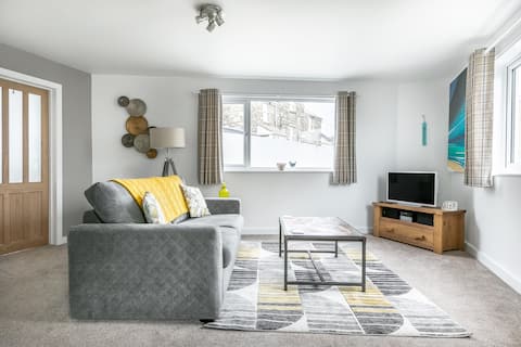 Popular Airbnb listing: Life of Riley. Superb, Well Equipped. in St. Ives