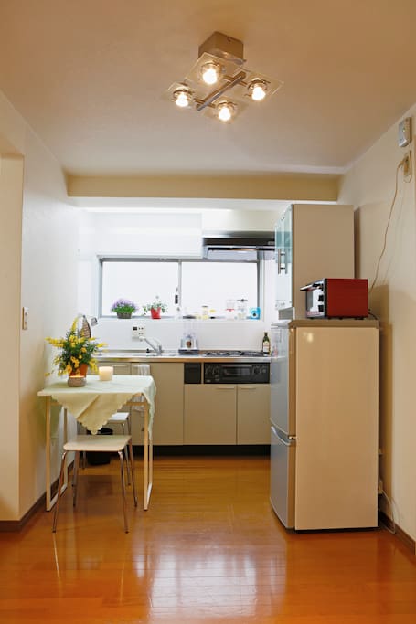 Kitchen with dining table for 1 or 2