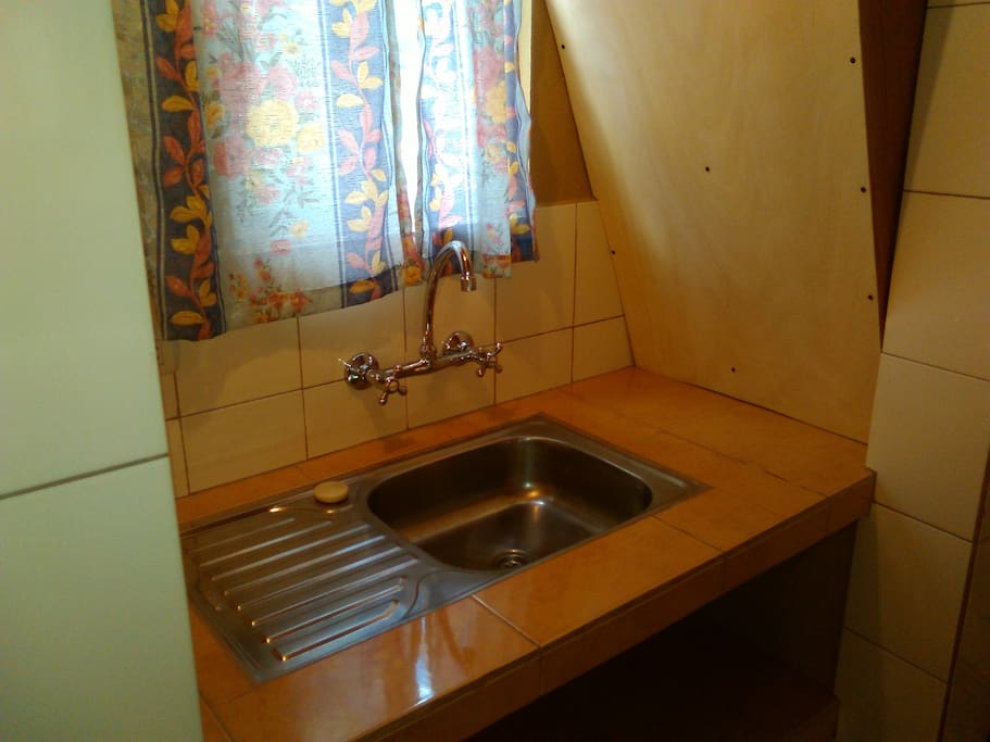 First floor counter with hot/cold running water.