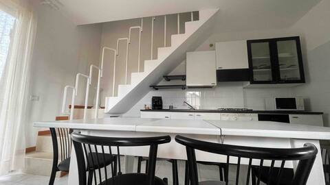 Terraced villa in quiet residential area