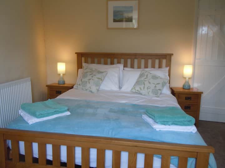 Двойна стая с вграден гардероб