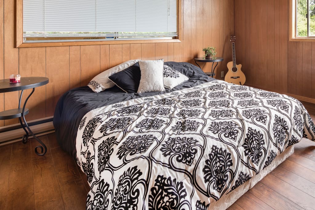 Comfy queen size bed