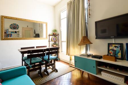 1/4 p 1 pessoa Copa, 1 quadra praia, rua do metrô