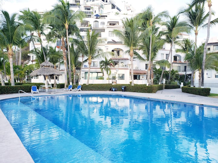 BEAUTIFUL APARTMENT WITH OCEAN VIEW IN MANZANILO Condominiums for