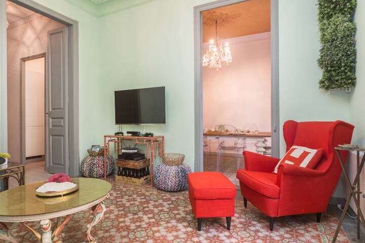 Historic+Location+Luxury AC, Wifi, Lift, 4bd/2ba gallery image 2