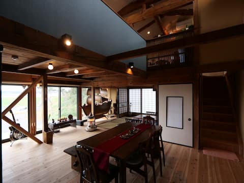 Same price for up to 4 people.It can add up to 10 people.Spacious 140 ㎡, relax in a relaxing villa a