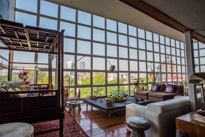 Big Penthouse, Unmatched View. Great Location. gallery image 3