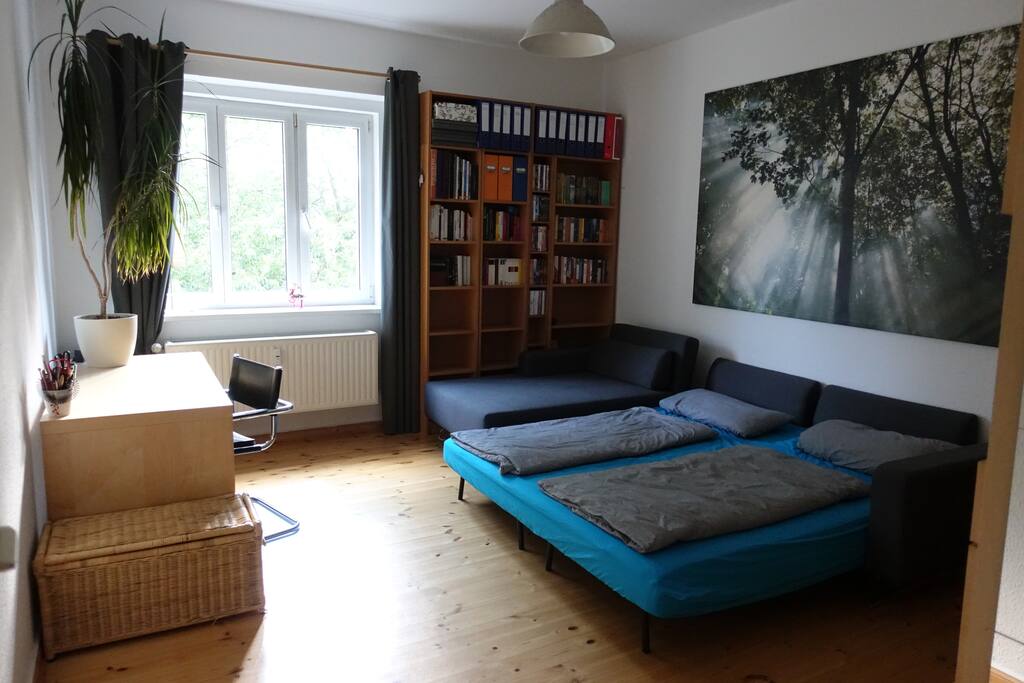 Wohnzimmer mit Schlafmöglichkeit