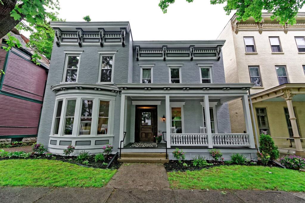 Historic Saratoga Home in the Heart of Downtown Houses for Rent in