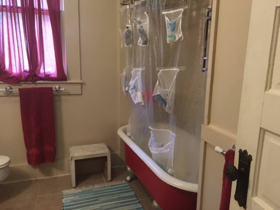Giant clawfoot tub
