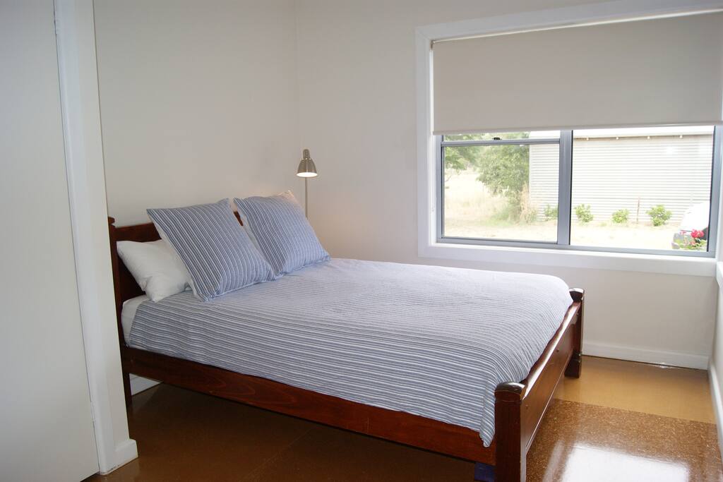 Queen size bed