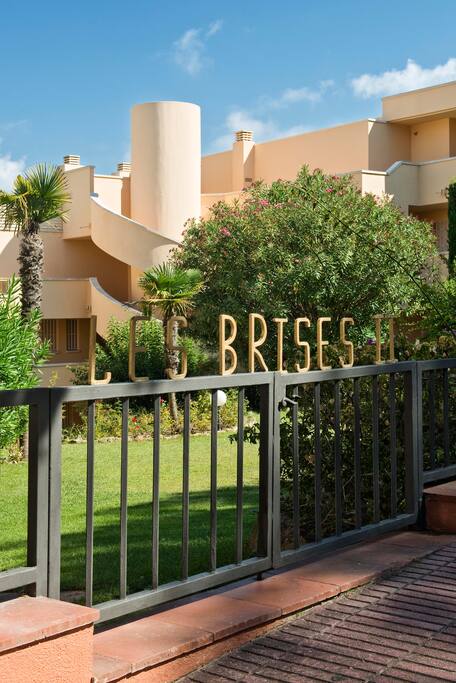 Les Brises II
