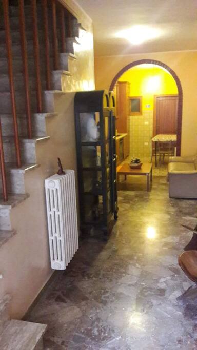 Sala e cucina.