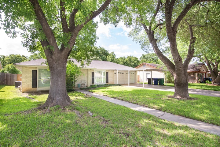 Cozy Casa Ne Sa Great Location! - Universal City, TX