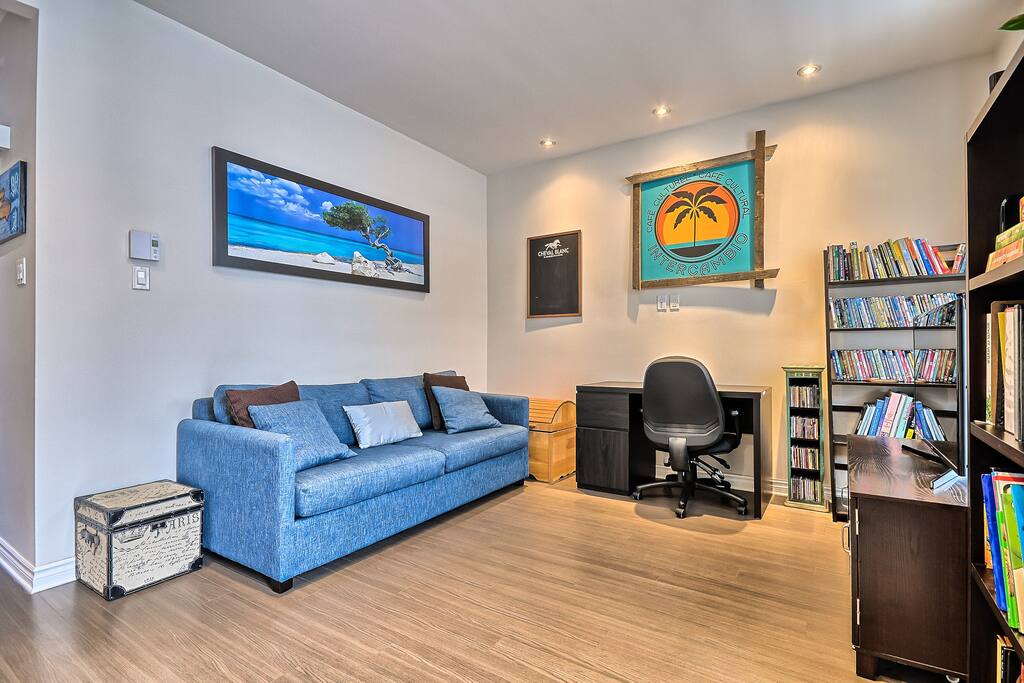 Living Room 1/3