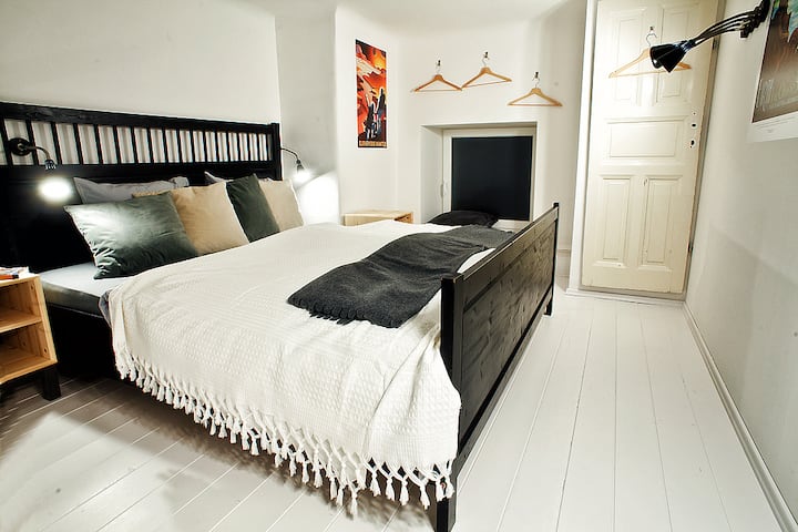 chambre n °2 avec grand lit King Size super confortable