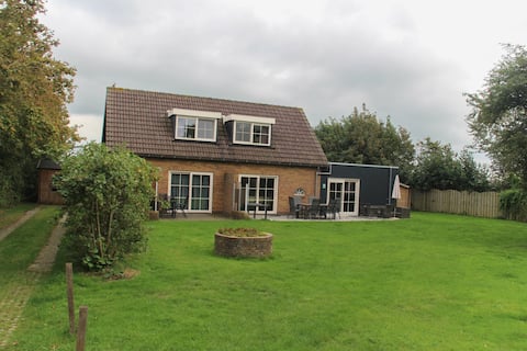 Top Airbnb: Texel. Family vacation home 't Langebosch in De Koog