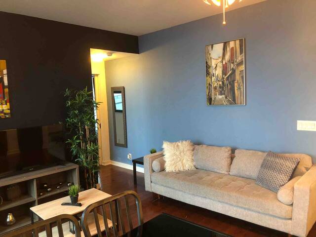 Toronto Downtown 2 Bdrm CN tower gallery image 4