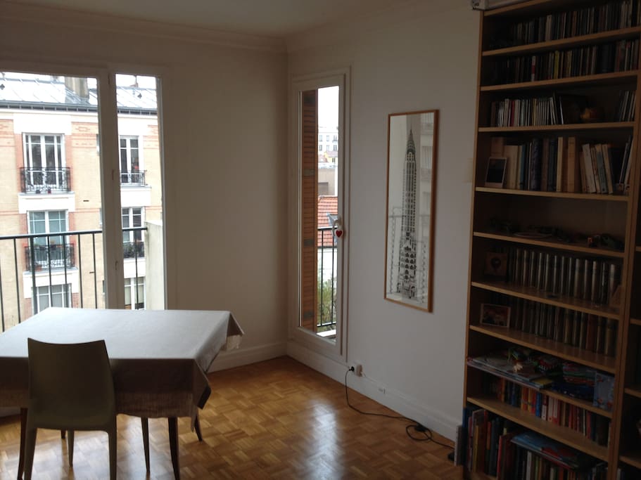 Salon / salle à manger vue 3