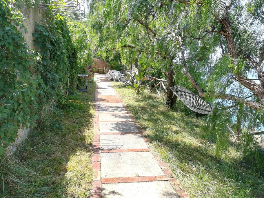 Viale di ingresso all'appartamento