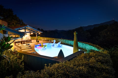 Large house 16-20p. pool, forest, Rhune view