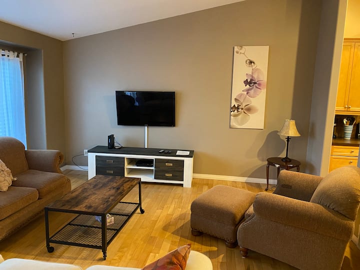 Executive Furnished Split Level House - Bonnyville