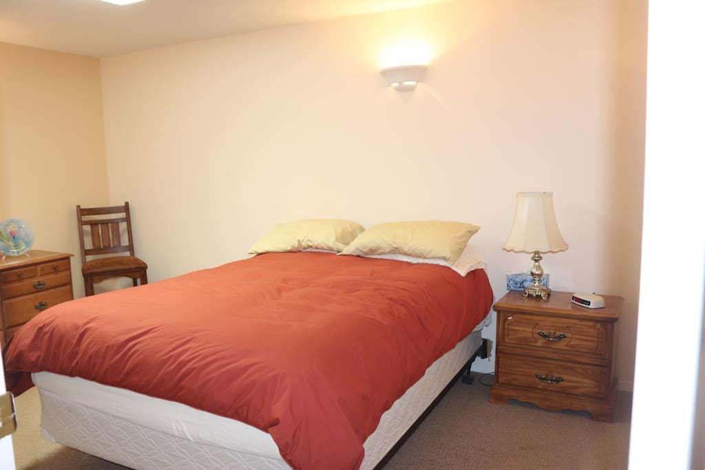 Guest bedroom