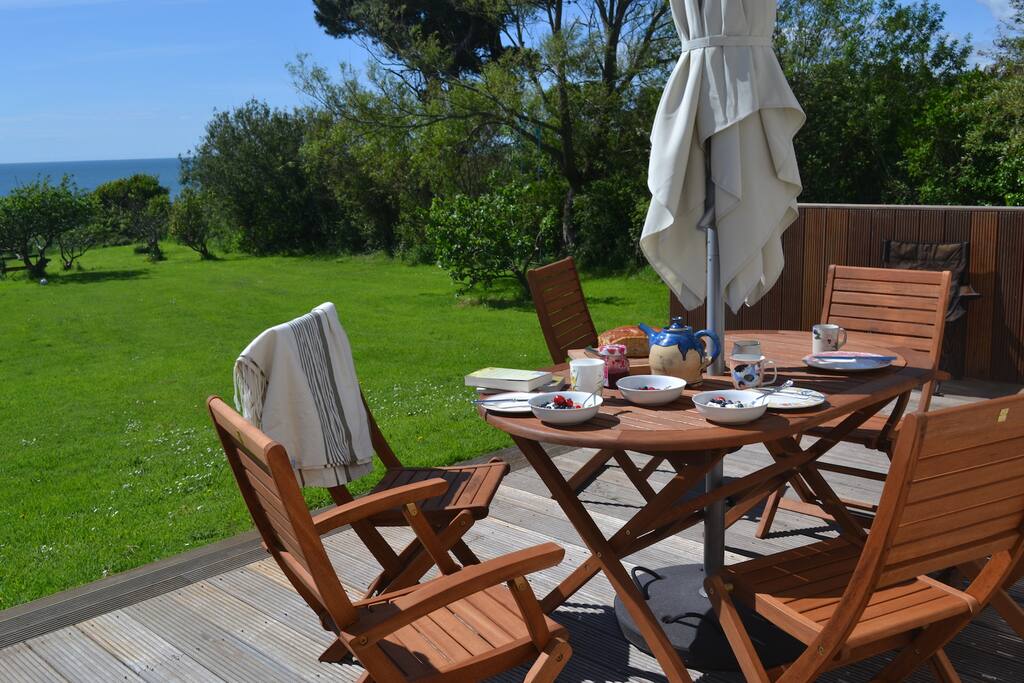 Overlooking rear garden