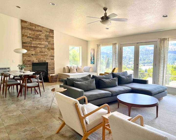 The Riverview House