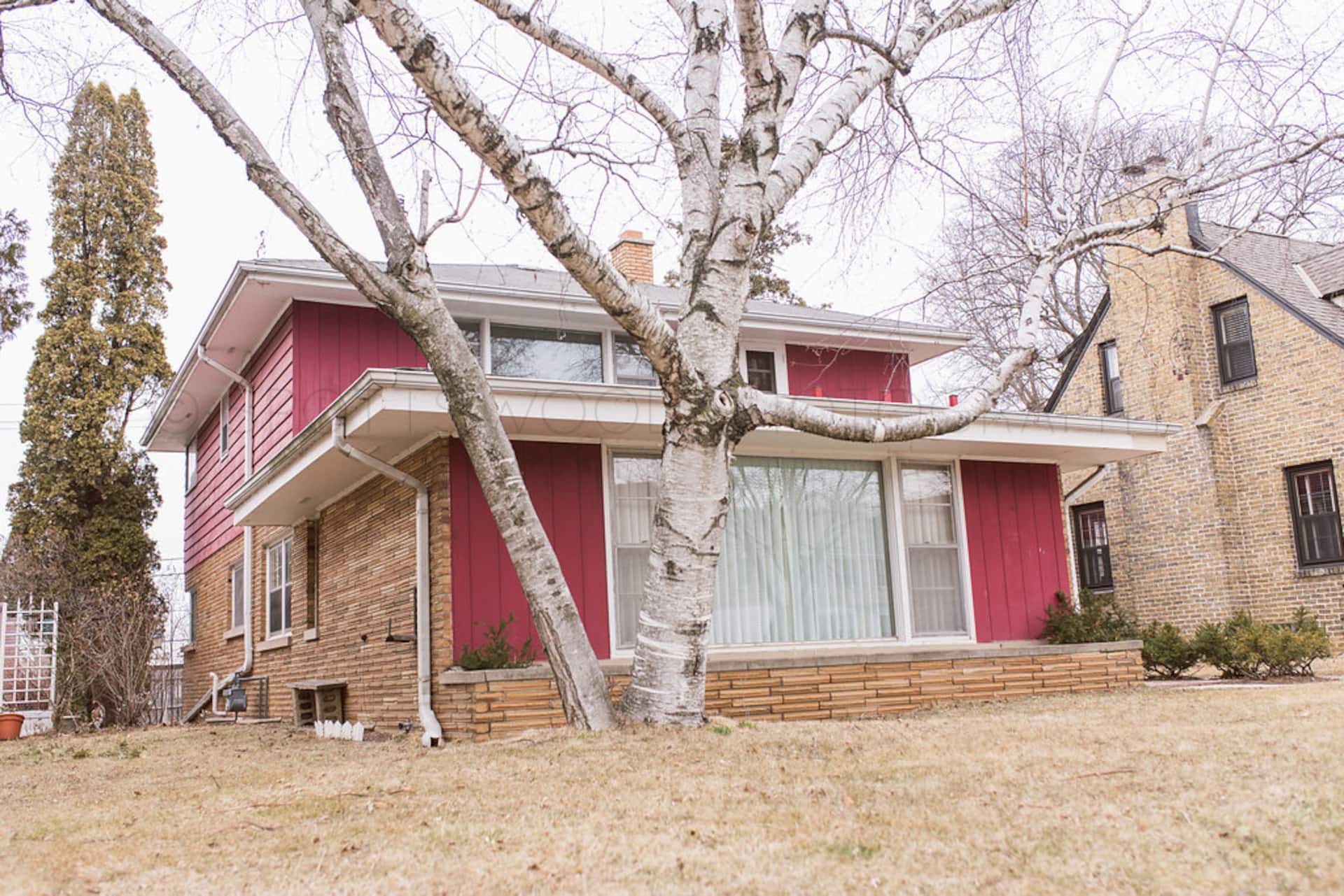 Sunny Upper Flat in Shorewood. Great location, great community! — photo 5