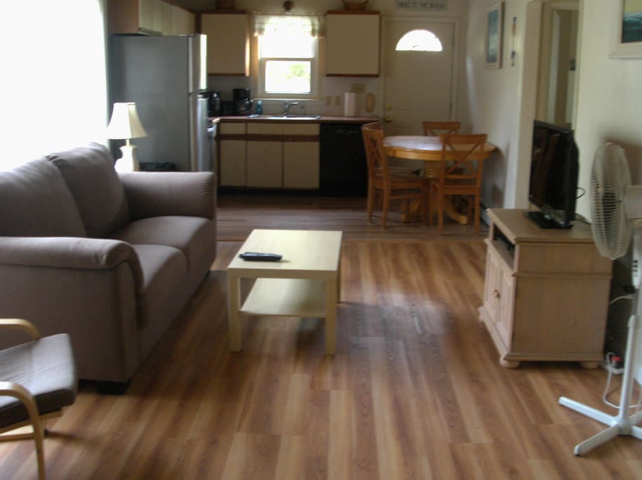 Open kitchen/living room area